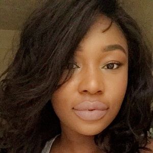 Meet your Posher, Cynthia